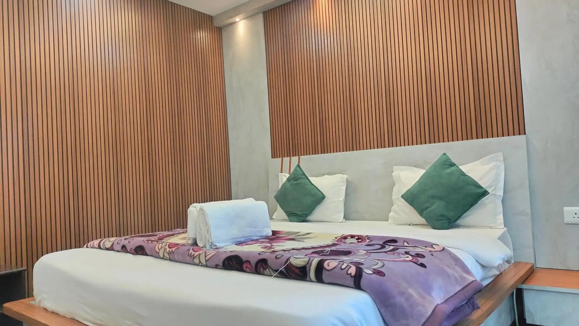 Station touristique Hotel Blue Forest View Shimla