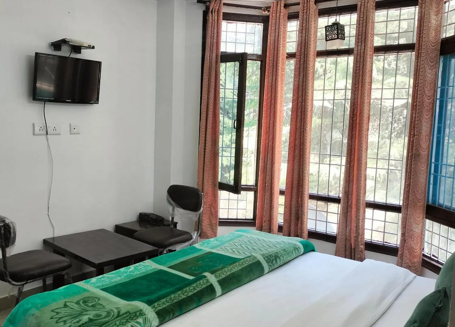 Hotel Blue Forest View Shimla 0*,