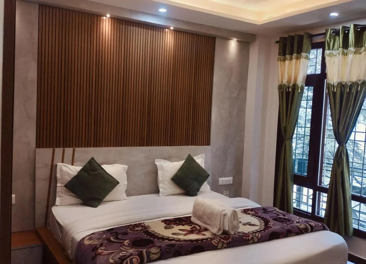Hotel Blue Forest View Shimla